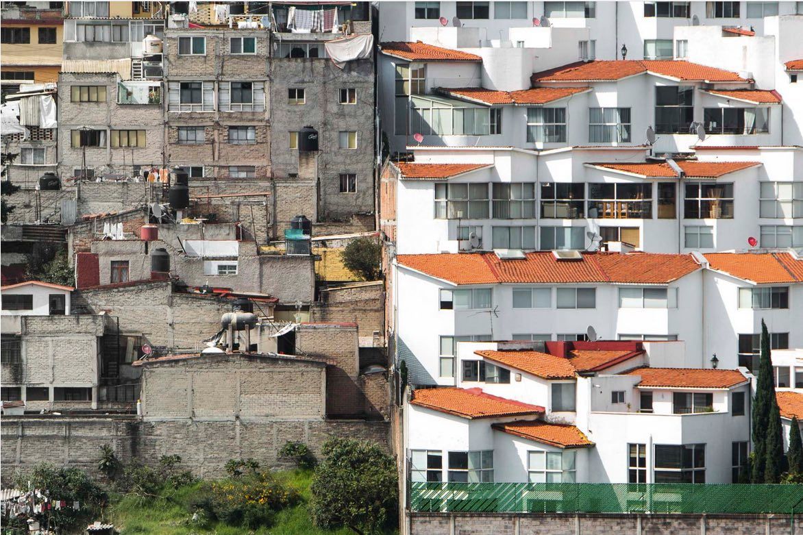 Extreme wealth next to the very poor – inequality in Mexico City's Santa Fe neighbourhood (Johnny Miller/Unequal Scenes)