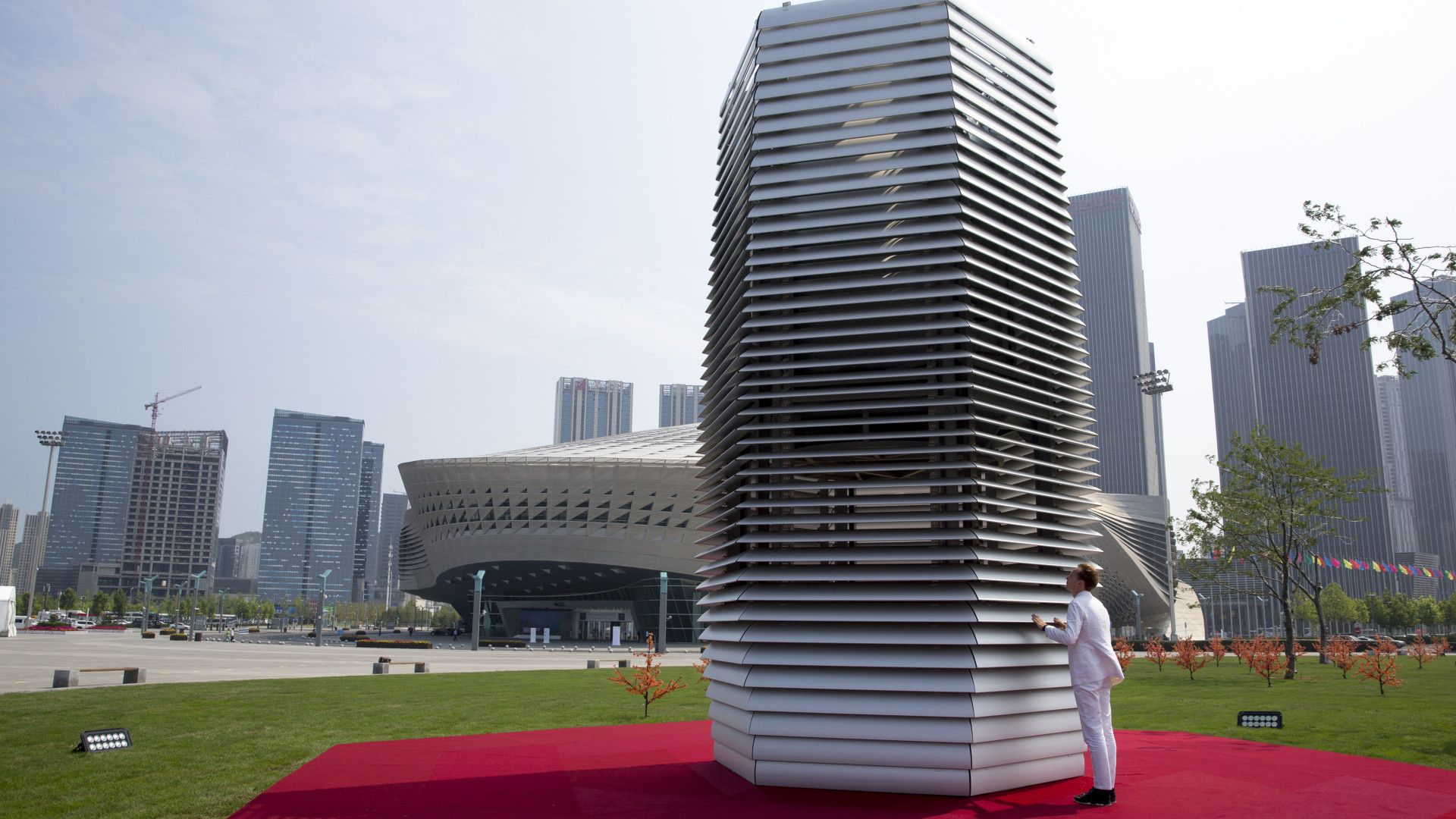 Continued growth of the smog-free project. #Roosegaarde.