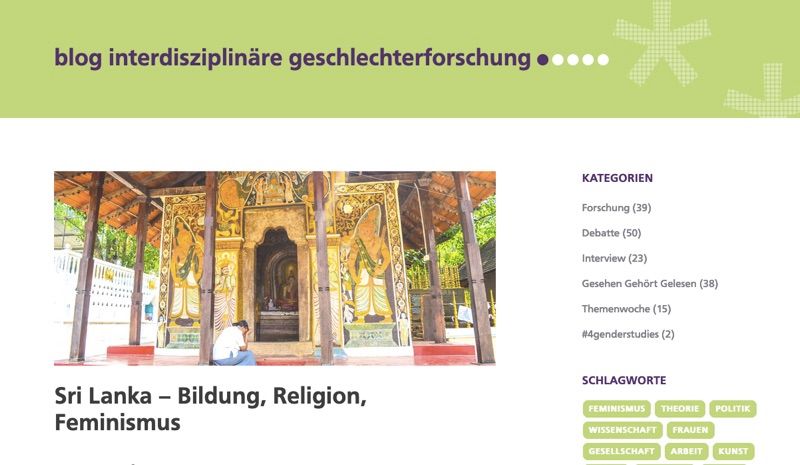 Screenshot eines Blogs: Butn gestalteter Eingangsbereich zu einem Teempel in Sri Lanke