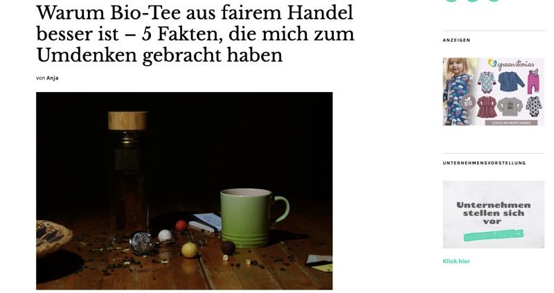 Screenshot eines Blogs: grüne Tasse steht auf einem alten Holztisch, dazu Textblock und 2 kleine Bildchen